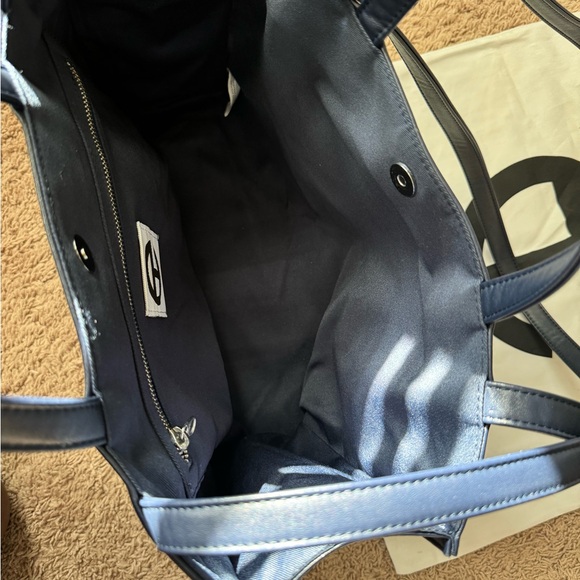 AUTHENTIC TELFAR Navy blue medium bag. Slightly worn with dust bag. - Picture 2 of 5